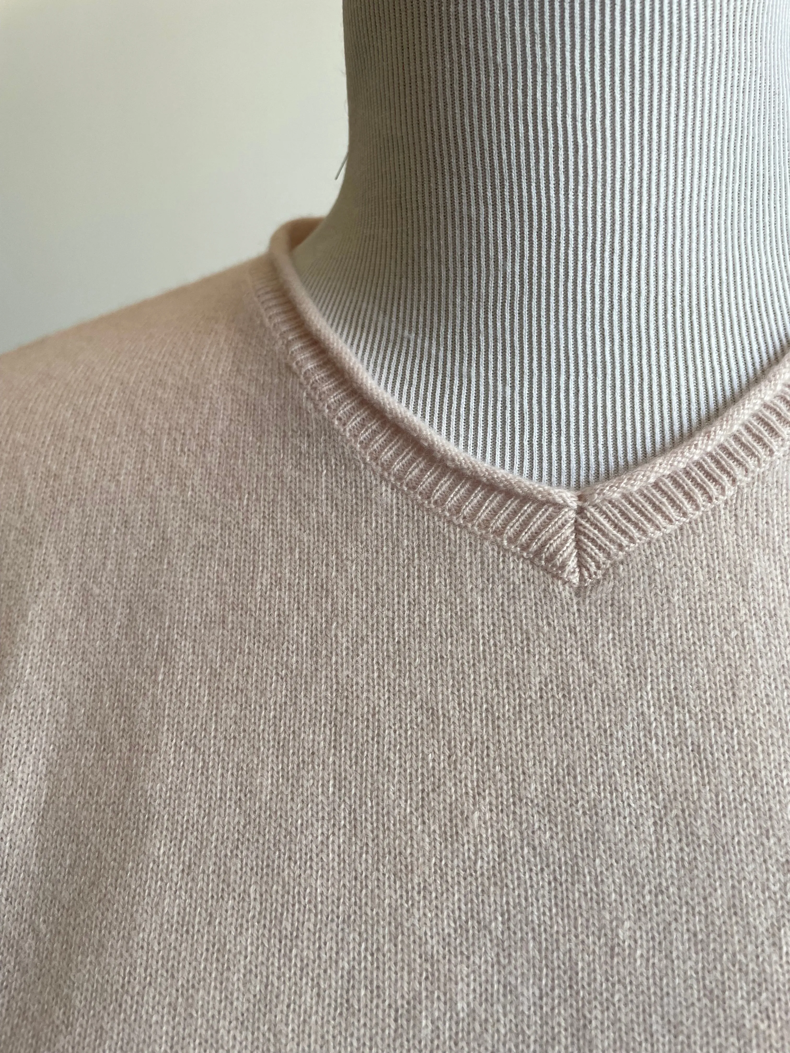 Cashmere V-Neck Sweater Special order - Jute