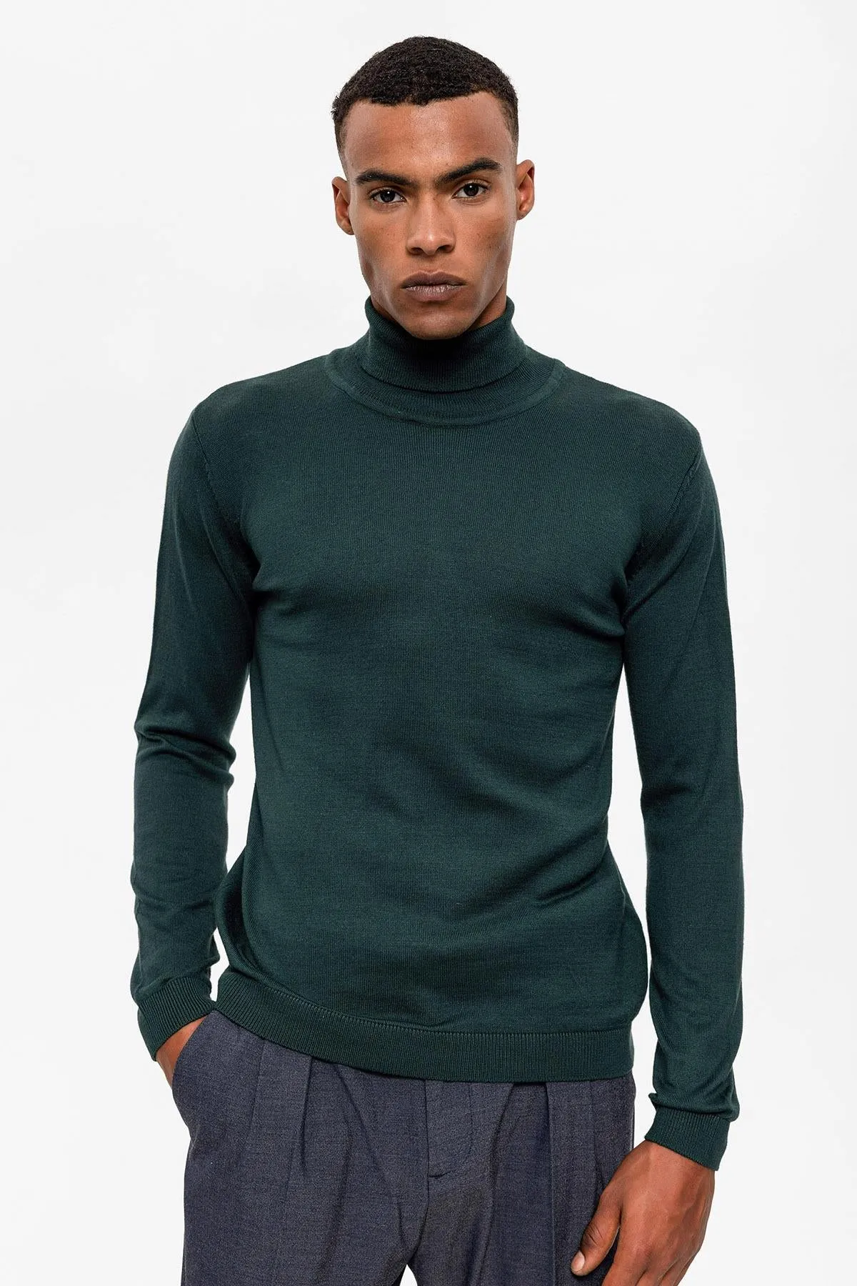 Green Turtleneck Men's Knit Sweater - Wessi