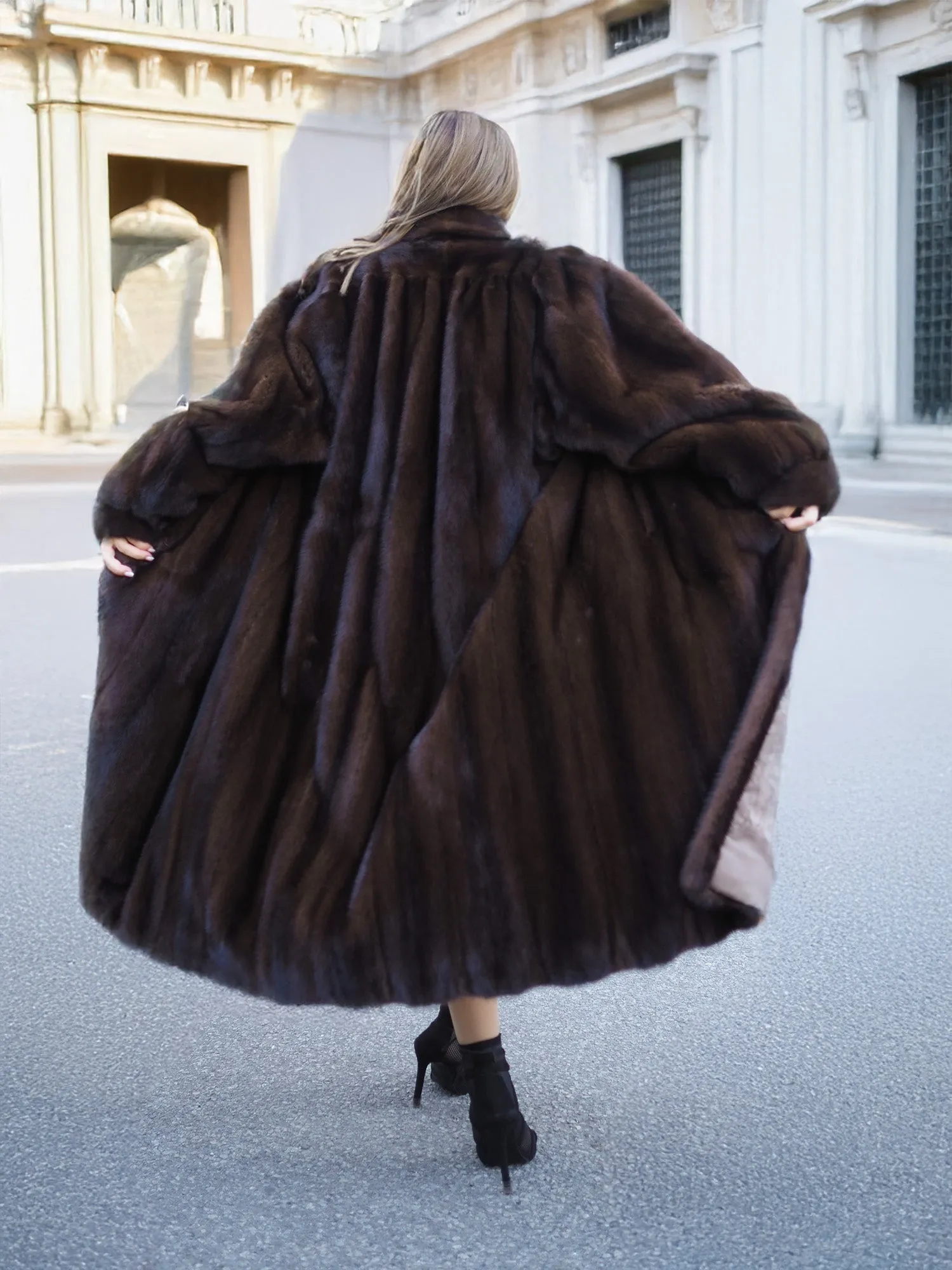 Mahogany Lunaraine Canadian Mink Fur Coat L/XL