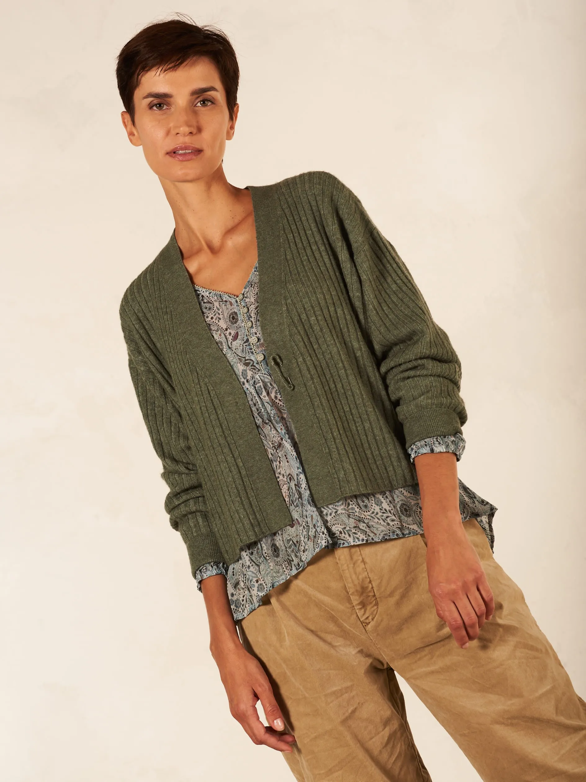 Nile Cardigan With Pin